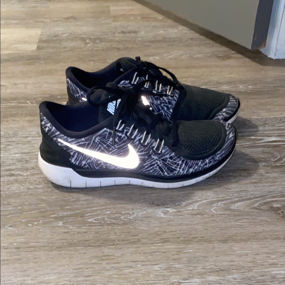 Nike Tennis Shoes